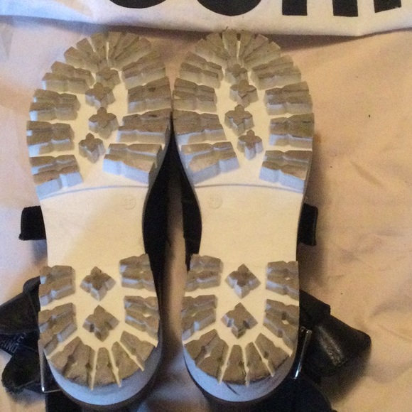 Moschino Combat boots with cutouts - Picture 6 of 9